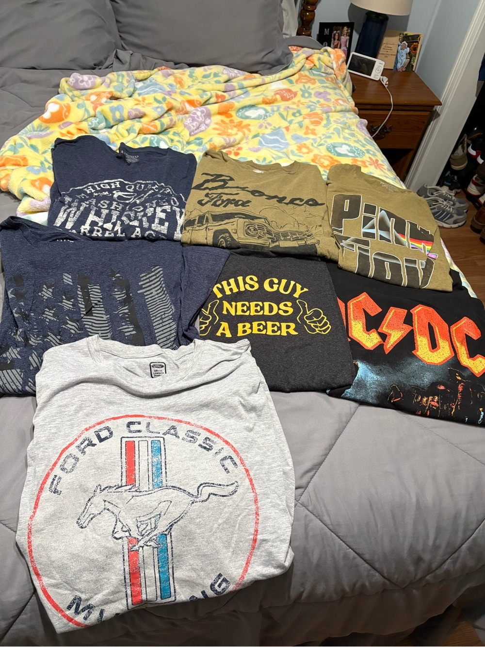 Men’s graphic t shirt bundle